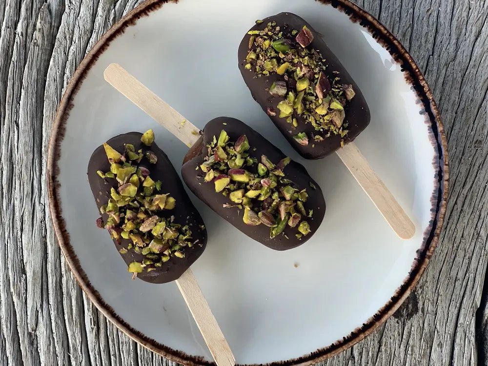 pistachio ice cream bar, pistachio magnum, homemade pistachio ice cream bar